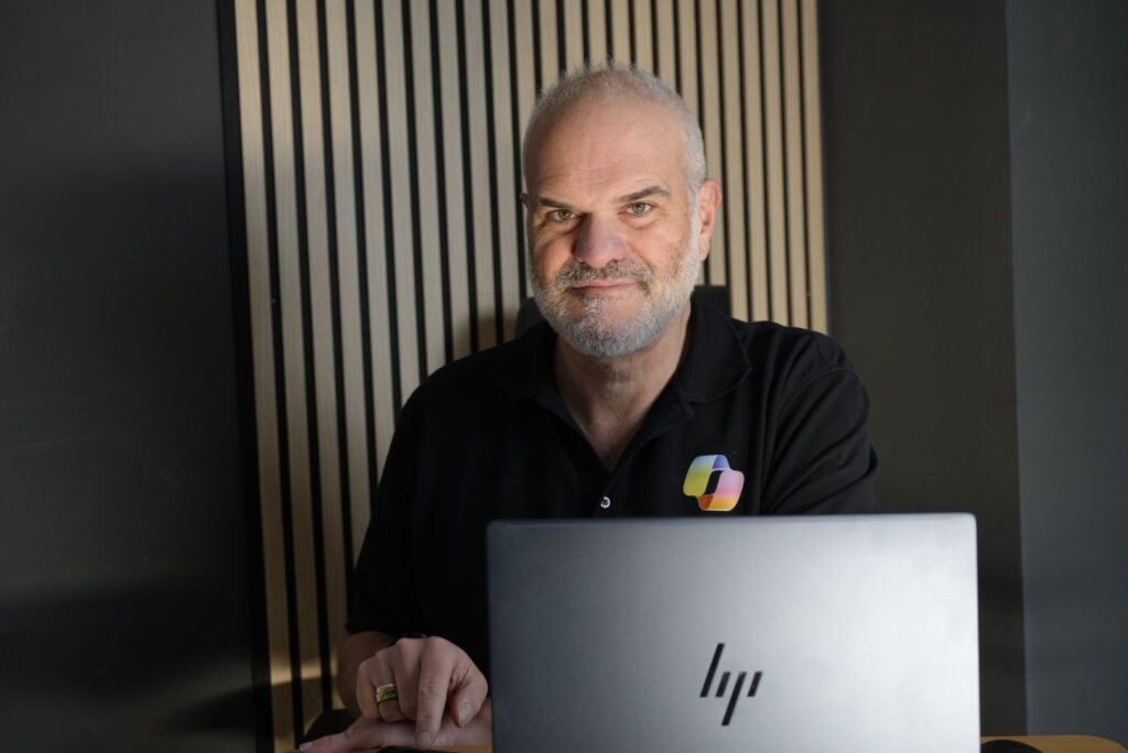 Windows 11 HP Elitebook Copilot+PC